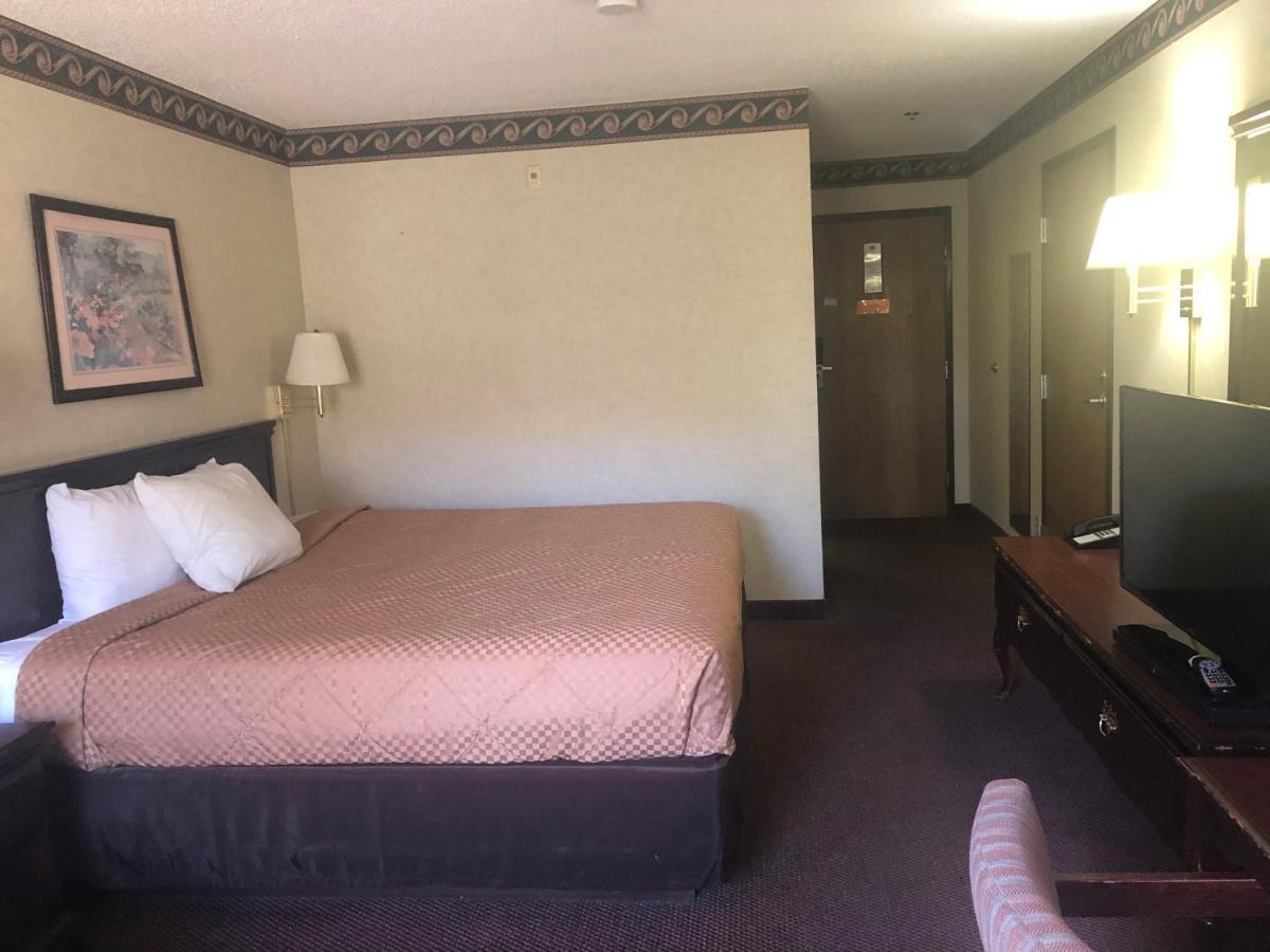 Econo Lodge Inn & Suites El Paso Kültér fotó